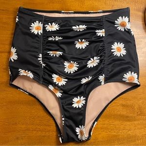 Kortni Jeane Daisy Ruched Bottoms